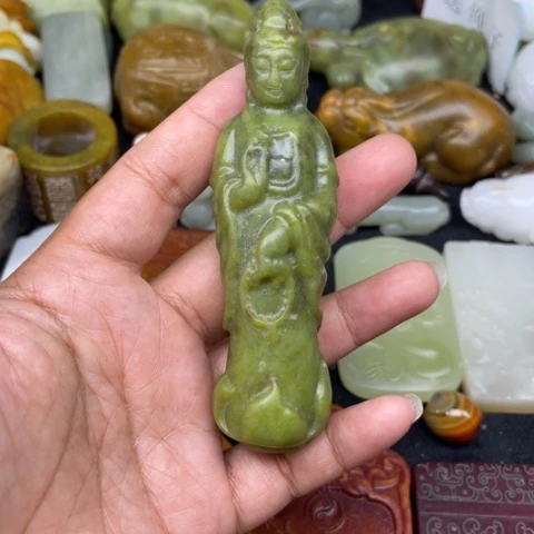 蛇纹石玉未镶嵌颈饰92