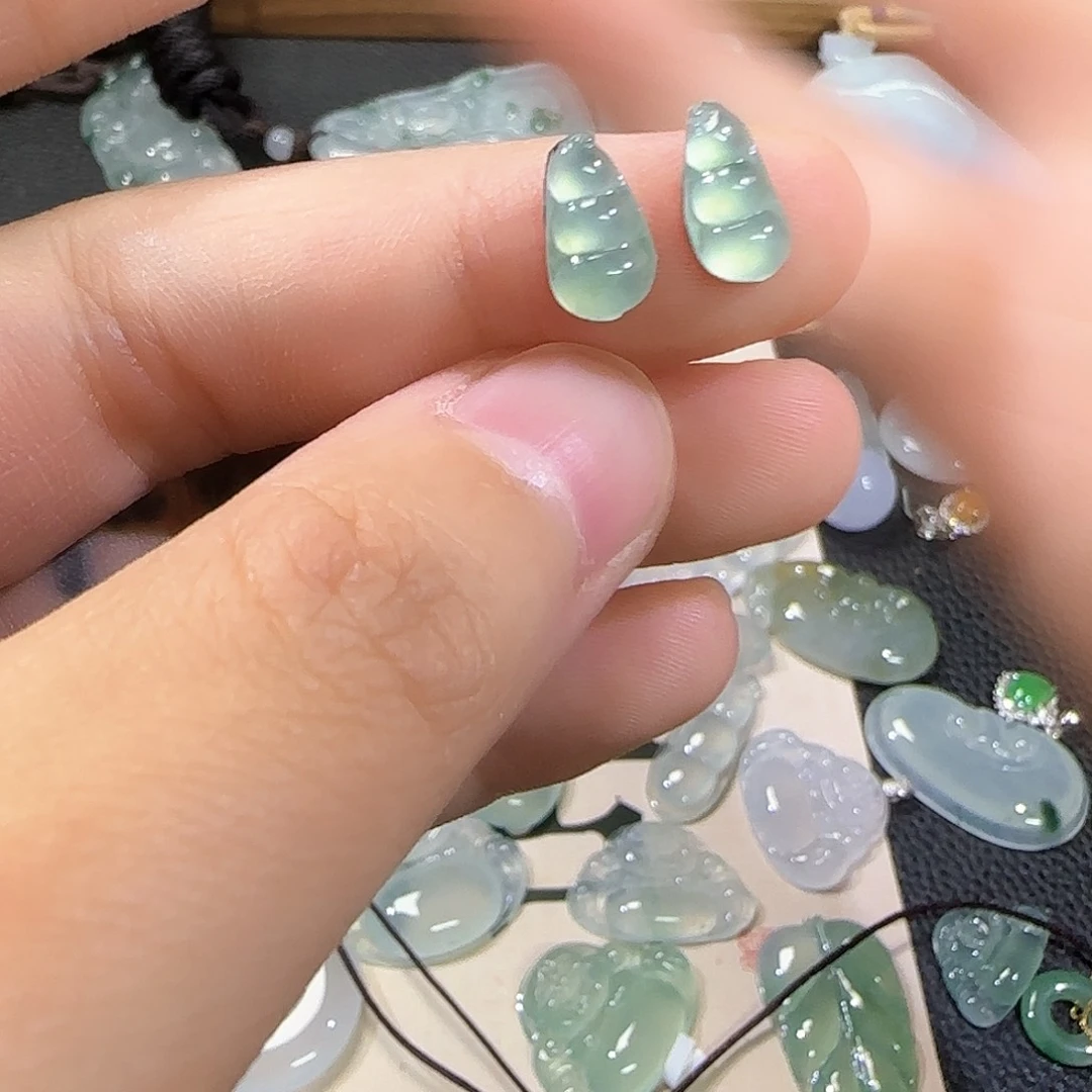 翡翠散珠一对福豆