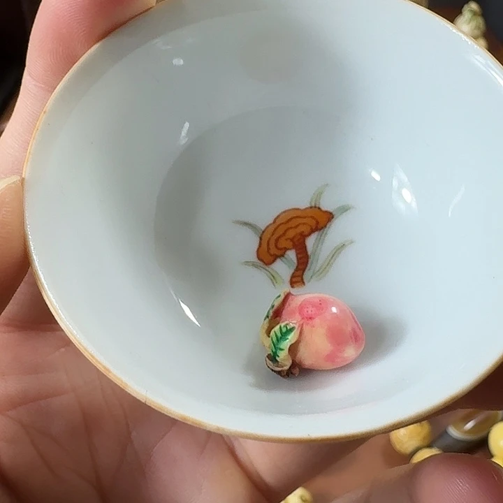 瓷片精致雕刻工艺品等
