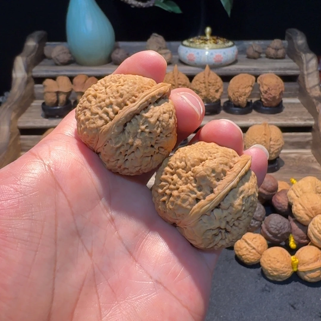 文玩核桃把件云南铁核桃19
