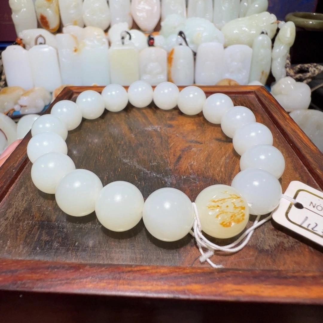 *****和田玉未镶嵌手串