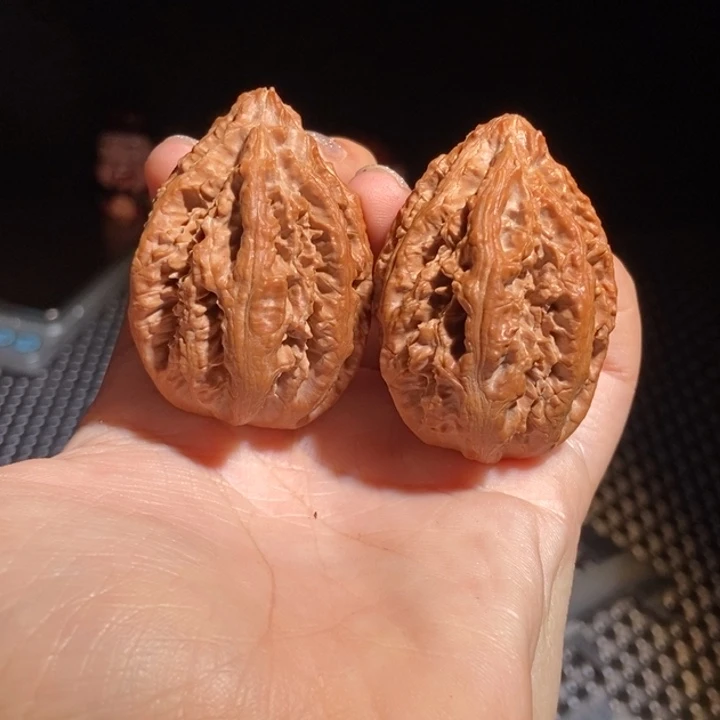 文玩核桃把件东北50