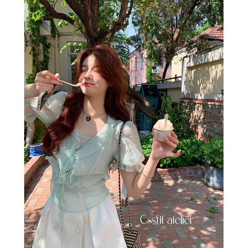【折扣】迟伞伞 翡冷翠的月光冰萃薄荷绿泡泡袖衬衫带内搭