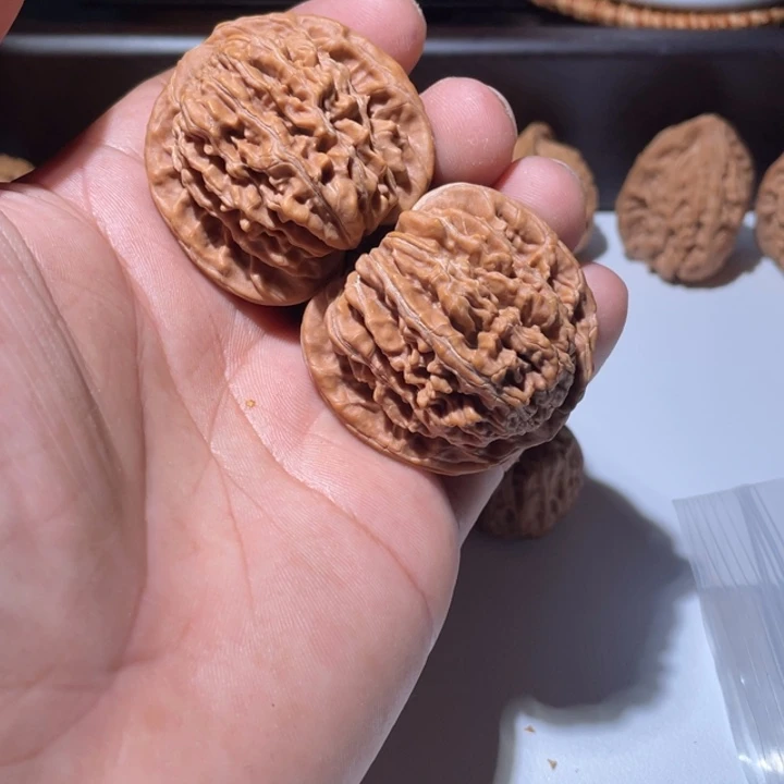 文玩核桃吊坠四座楼 体验 磕尖虚尖 微色差