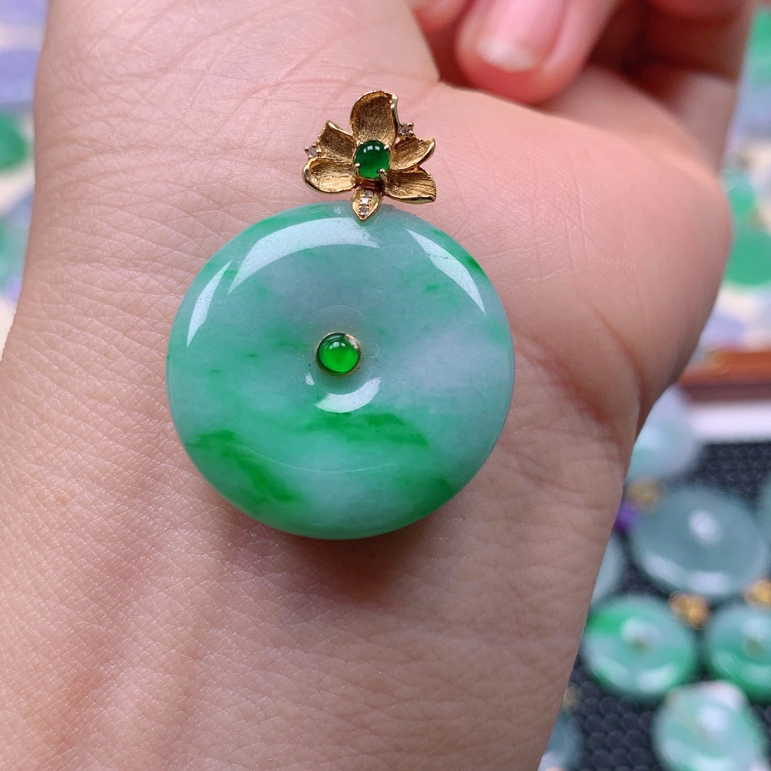 缅甸天然A货翡翠，飘绿平安扣 编号232/523尺寸25-5.1