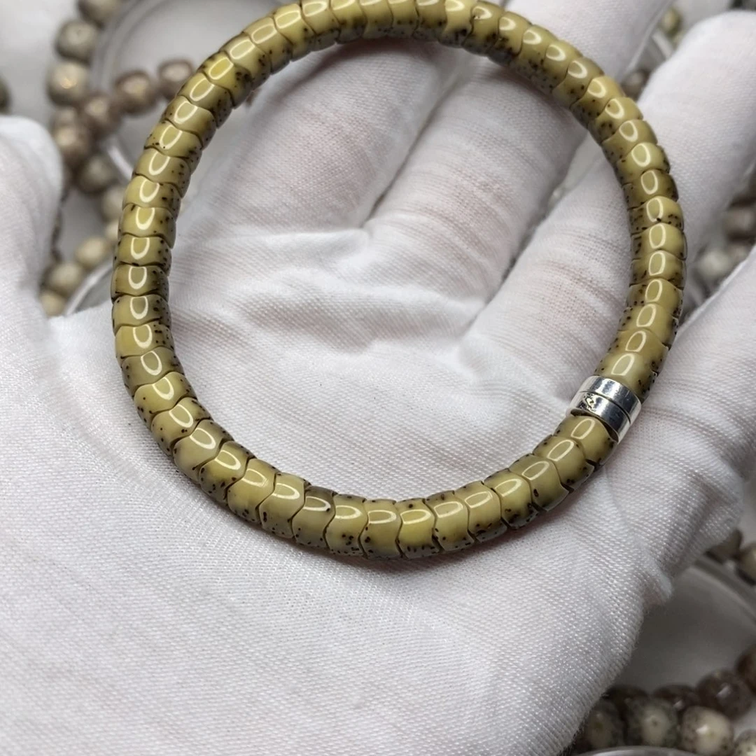 开***乐吊坠星月菩提7×4蛇骨