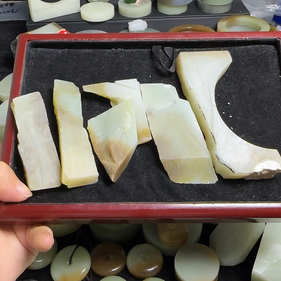 未镶嵌和田玉（糖玉）珠宝半成品