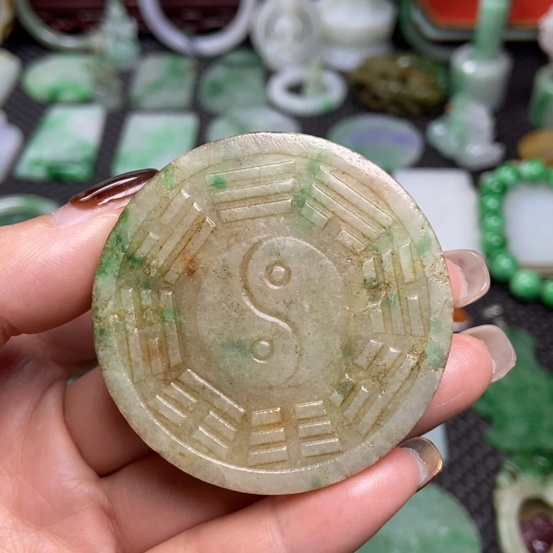 翡翠未镶嵌挂件清