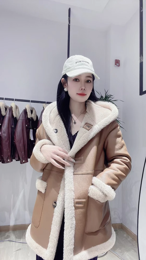 新款羊皮羊毛女连帽百搭时尚休闲洋气外套潮款两面穿【1137】