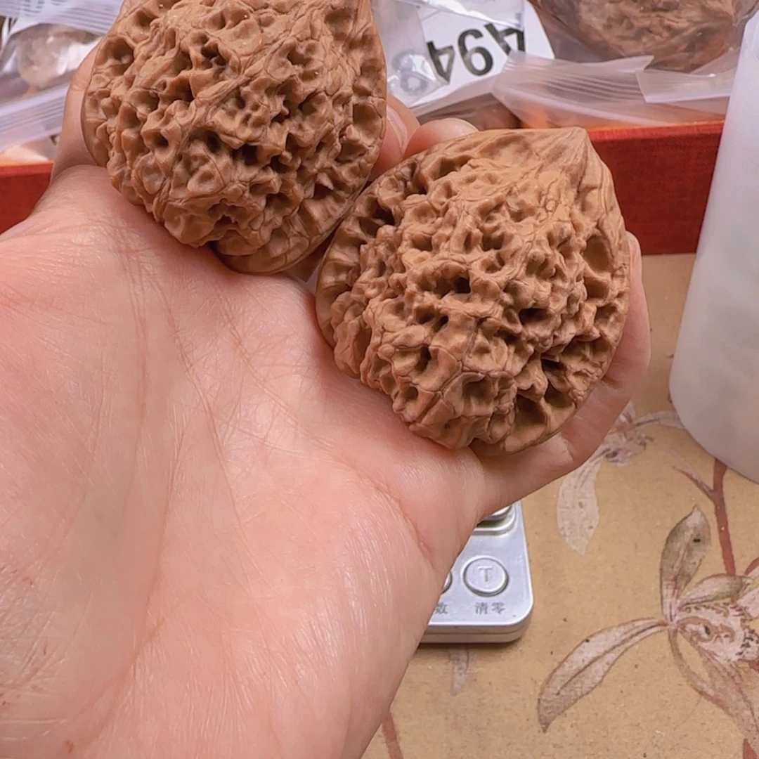 文玩核桃吊坠山地高官43-410