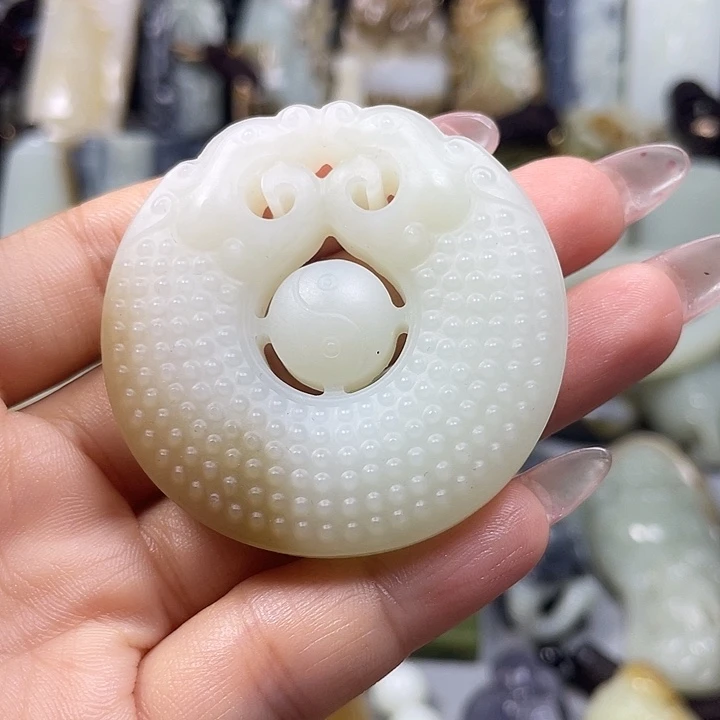 颈饰未镶嵌和田玉