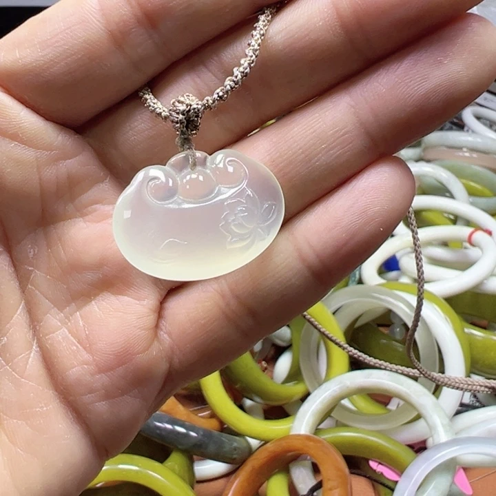 未镶嵌蛇纹石玉手链