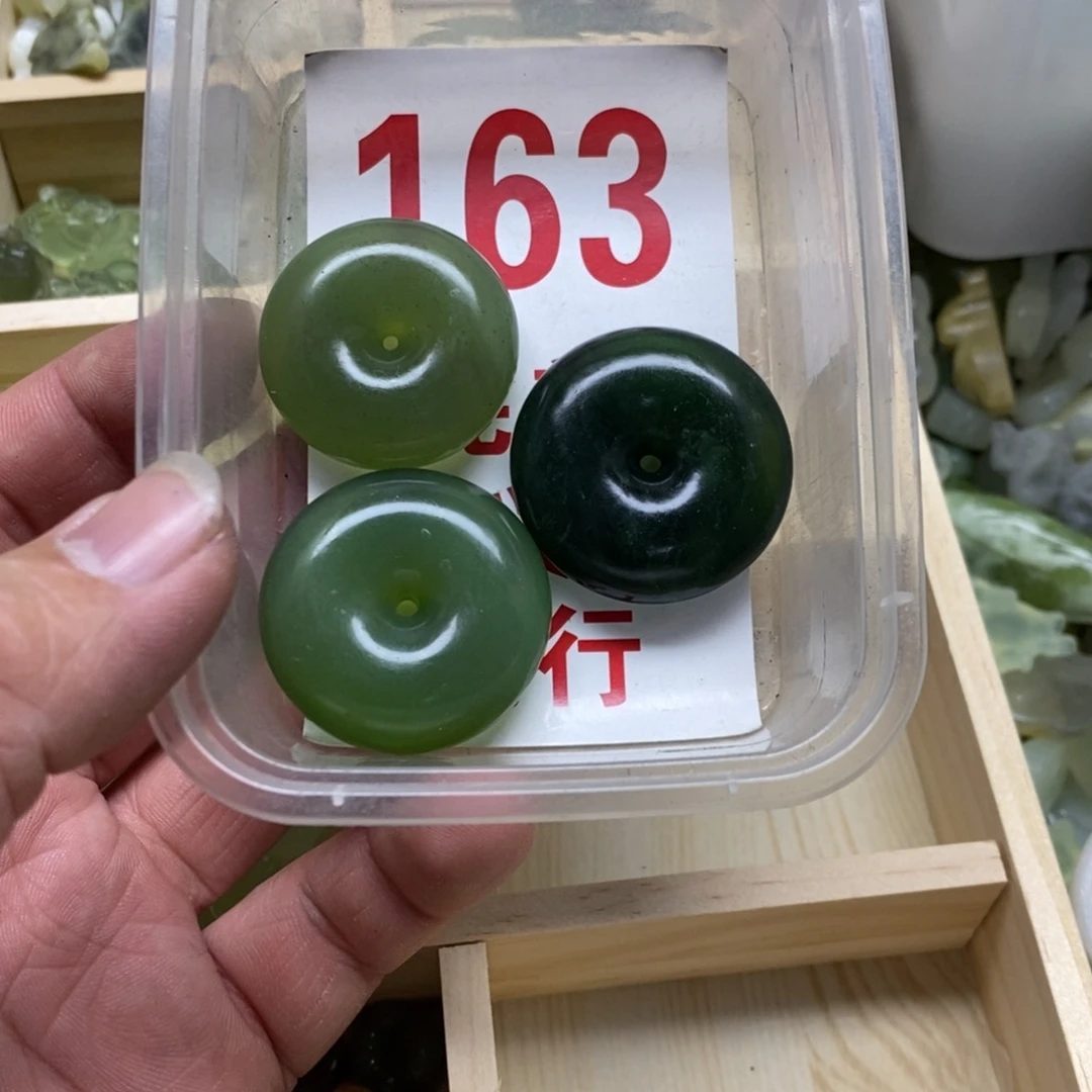 蛇纹石玉挂坠足银镀金镶嵌