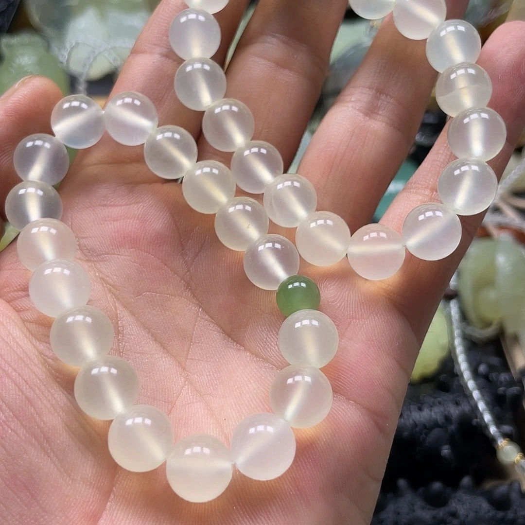 海***话未镶嵌蛇纹石玉颈饰