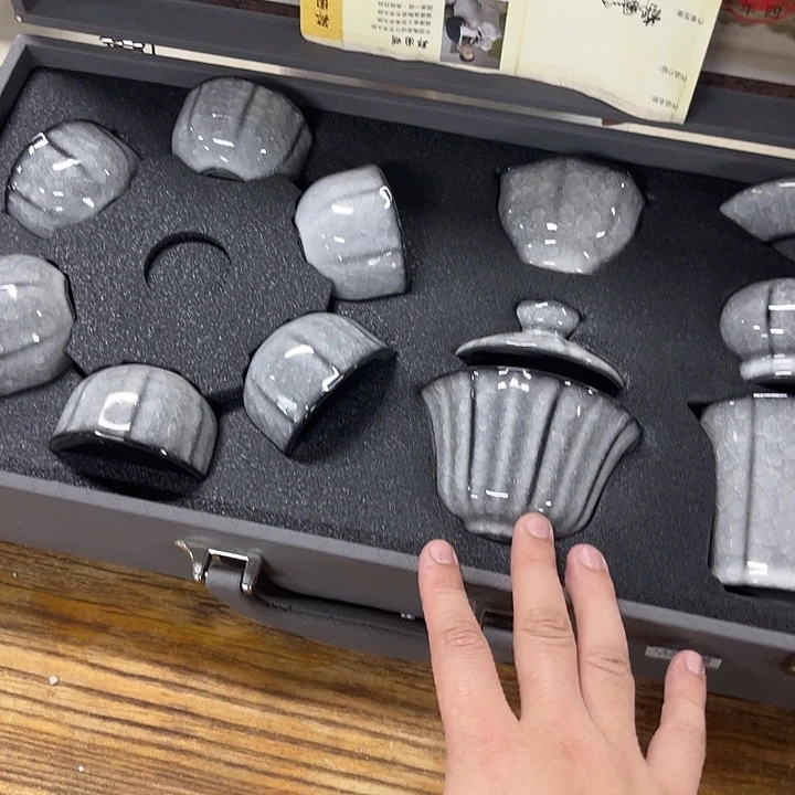 孤品茶具套装等。