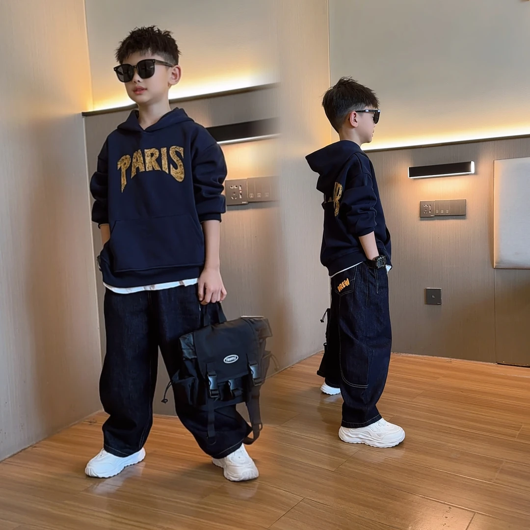 秋冬加绒新款男童连帽字母休闲卫衣常规儿童男孩帅气中大童牛仔裤