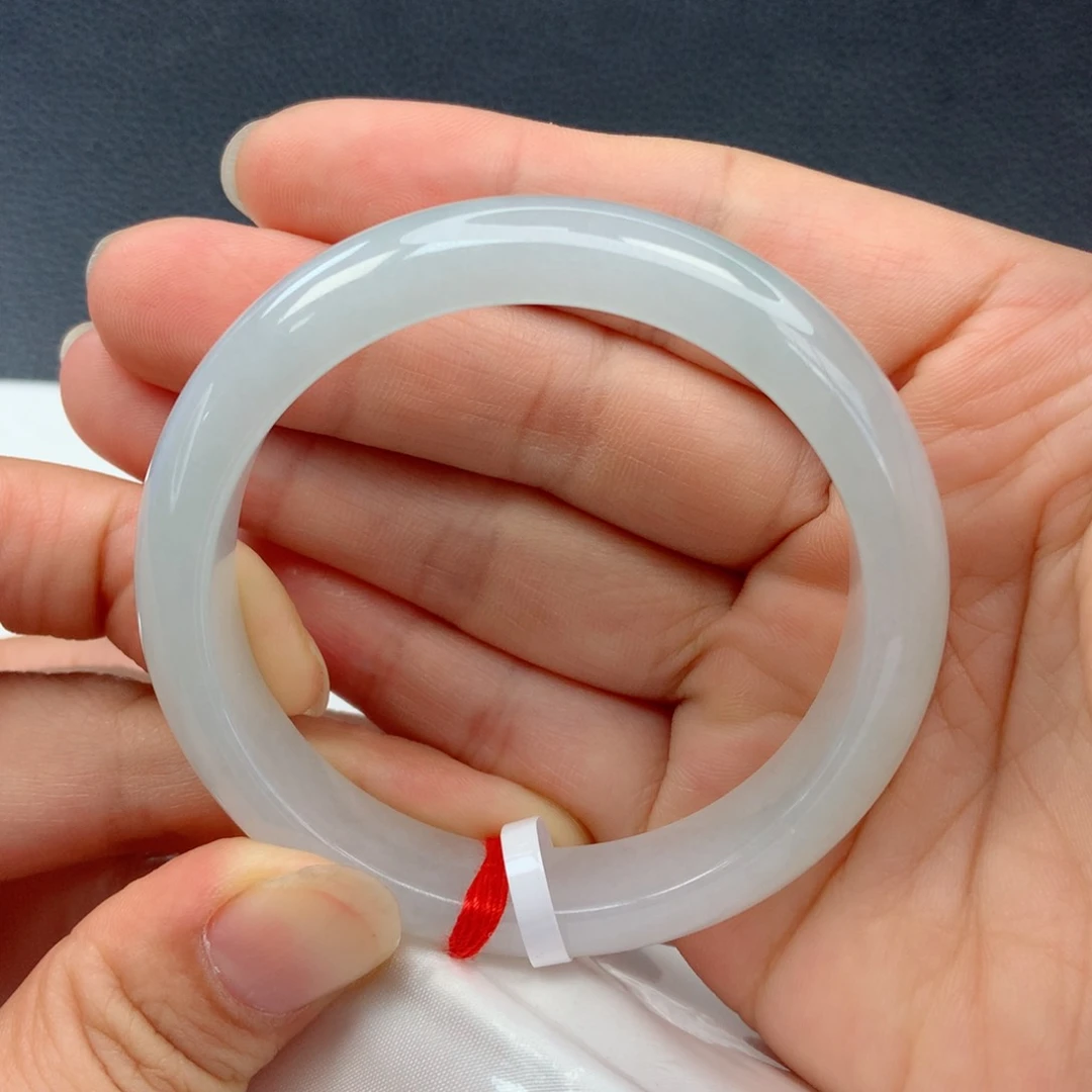 翡翠手镯未镶嵌51圈