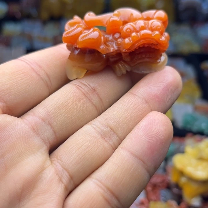 石英质玉（黄龙玉）未镶嵌颈饰