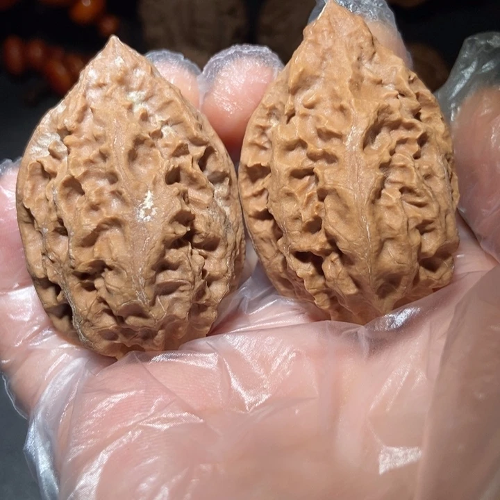 文玩核桃把件东北楸子小雪30