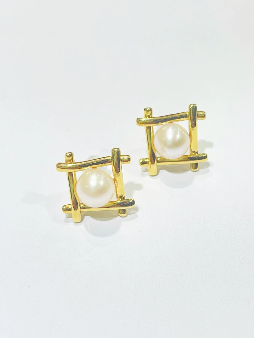 尚晶品珠宝18K金淡水珍珠方形栅栏耳钉K黄色时尚百搭彩金款AU750