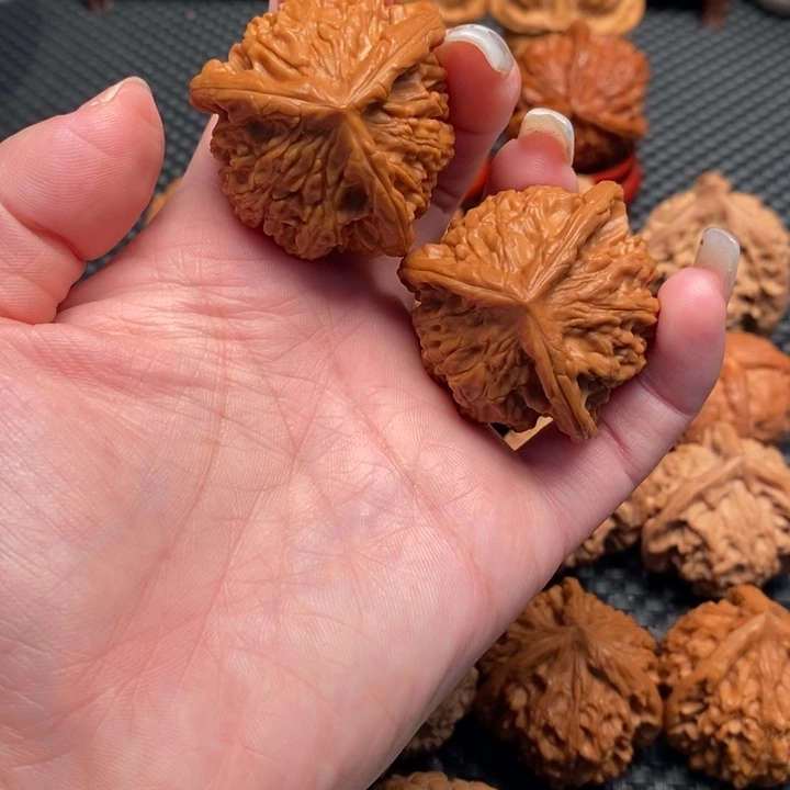 文玩核桃吊坠唐三角