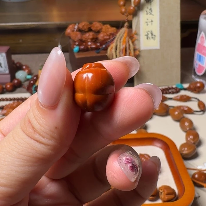 橄榄核吊坠冰****产橄榄核雕刻吊坠