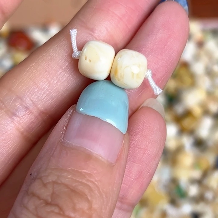 未镶嵌蜜蜡裸石8mm一对