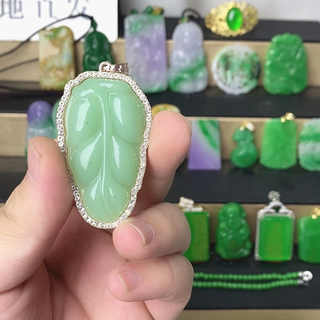 翡翠银S925镶嵌吊坠(赠链)