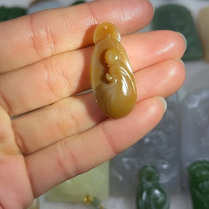 和田玉未镶嵌颈饰