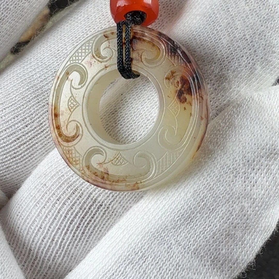 颈饰未镶嵌和田玉（糖玉）威**斯