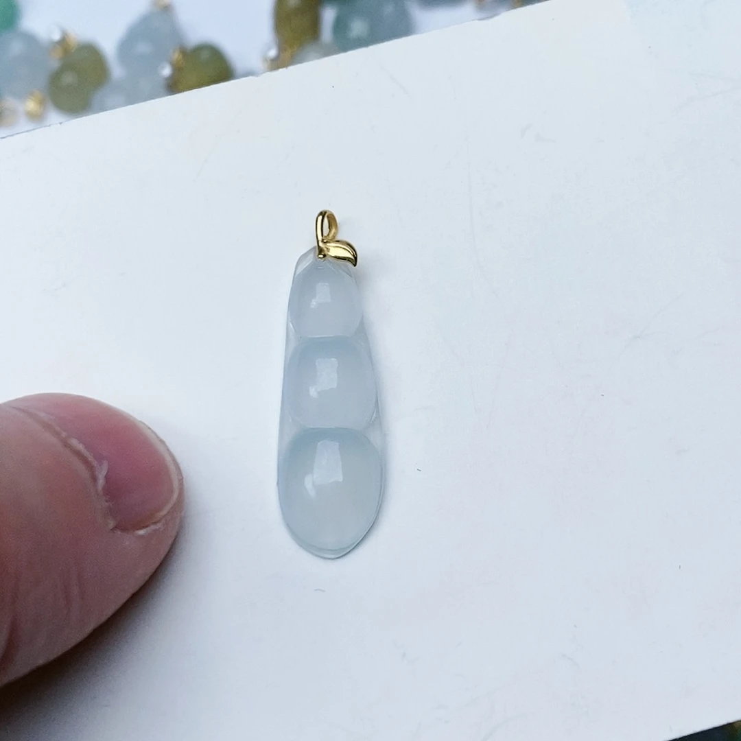 翡翠颈饰18K金镶嵌豆子