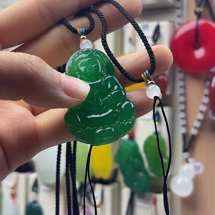 <***>石英质玉未镶嵌颈饰