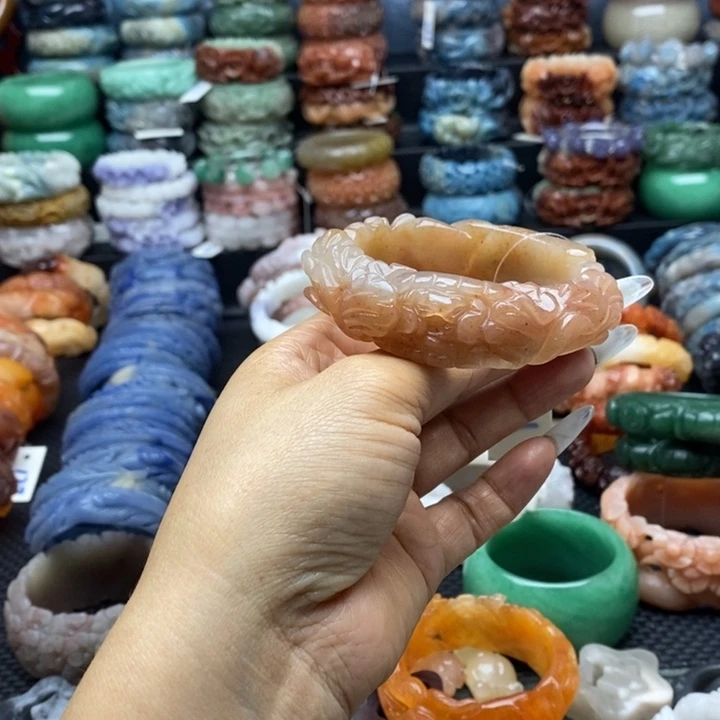 石英质玉手镯未镶嵌