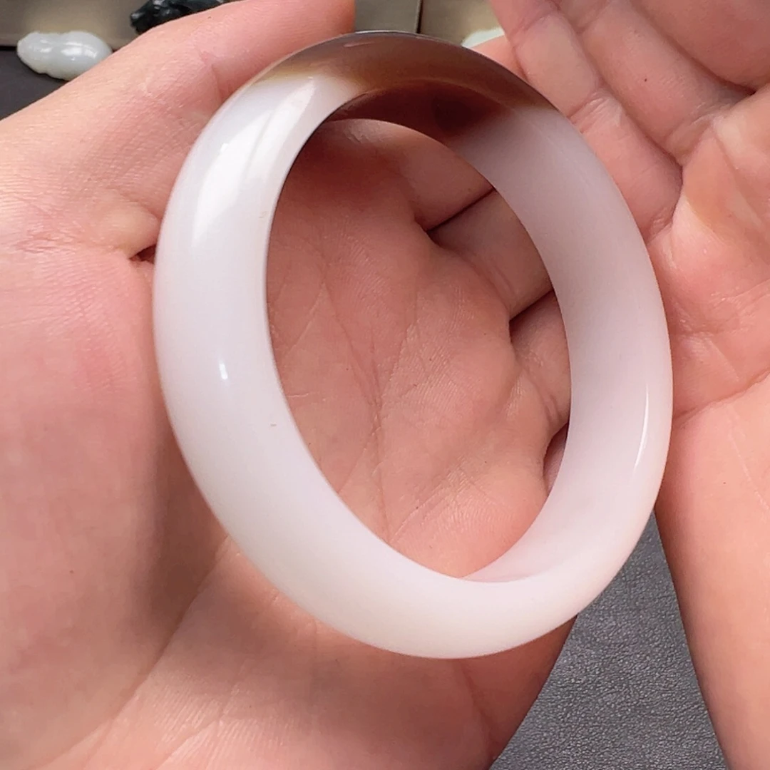 和田玉手镯未镶嵌琉璃一口糖手镯