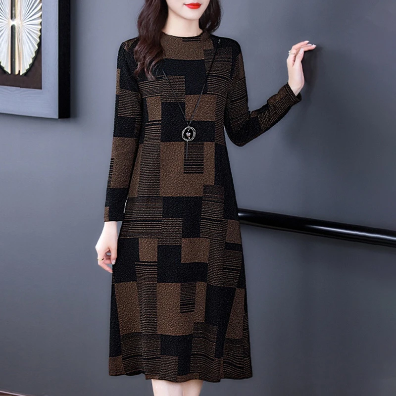 芳妮诗大码连衣裙女2024秋冬季新款气质遮肉显瘦妈妈高端打底长裙