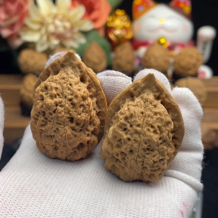 大***能文玩核桃把件云南铁核桃68锁妖塔