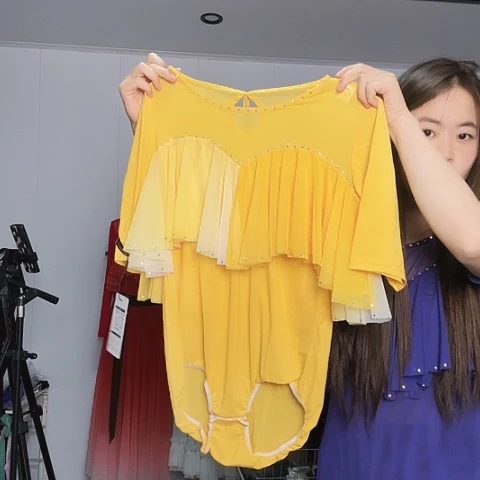 3XL。