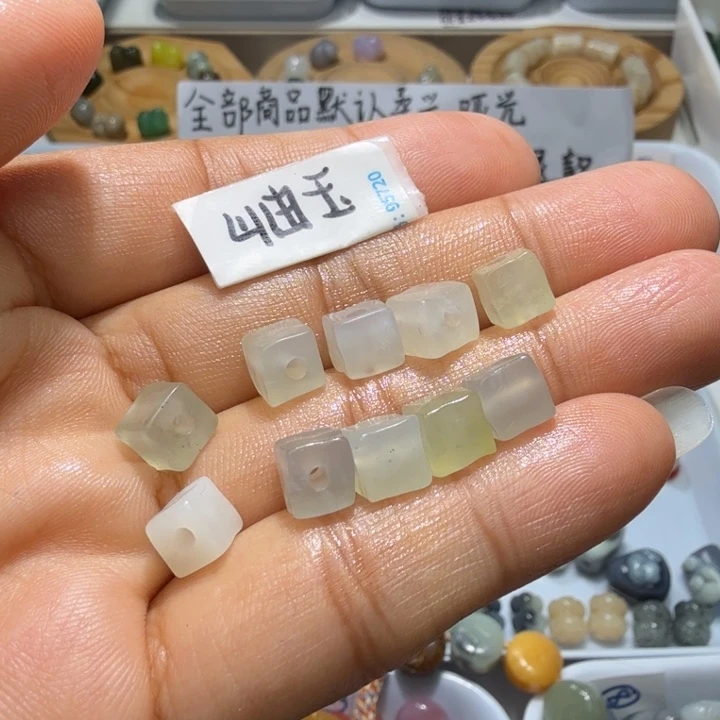 和田玉未镶嵌珠宝奇石