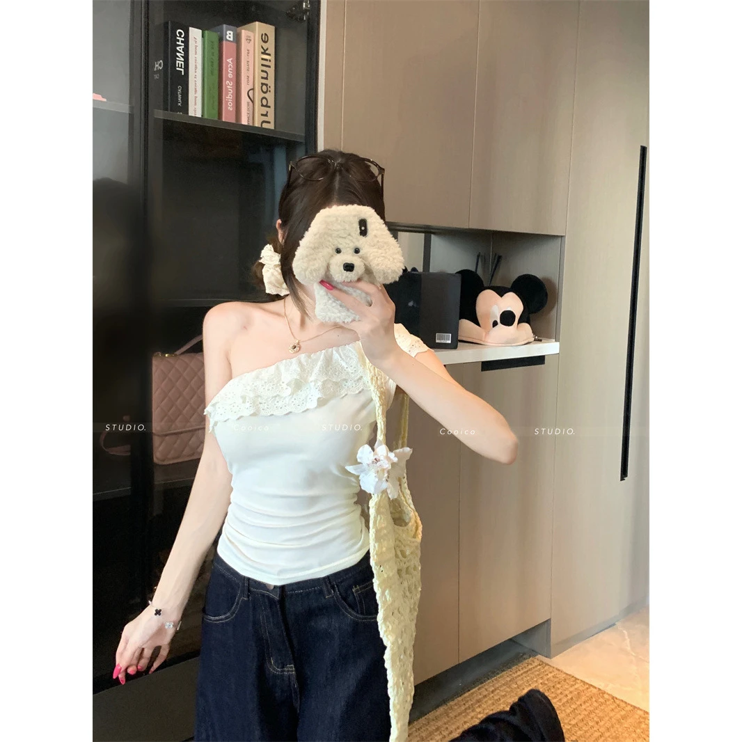 法式斜肩无袖恤女夏季设计感小众露肩荷叶边短款甜辣妹背心上衣