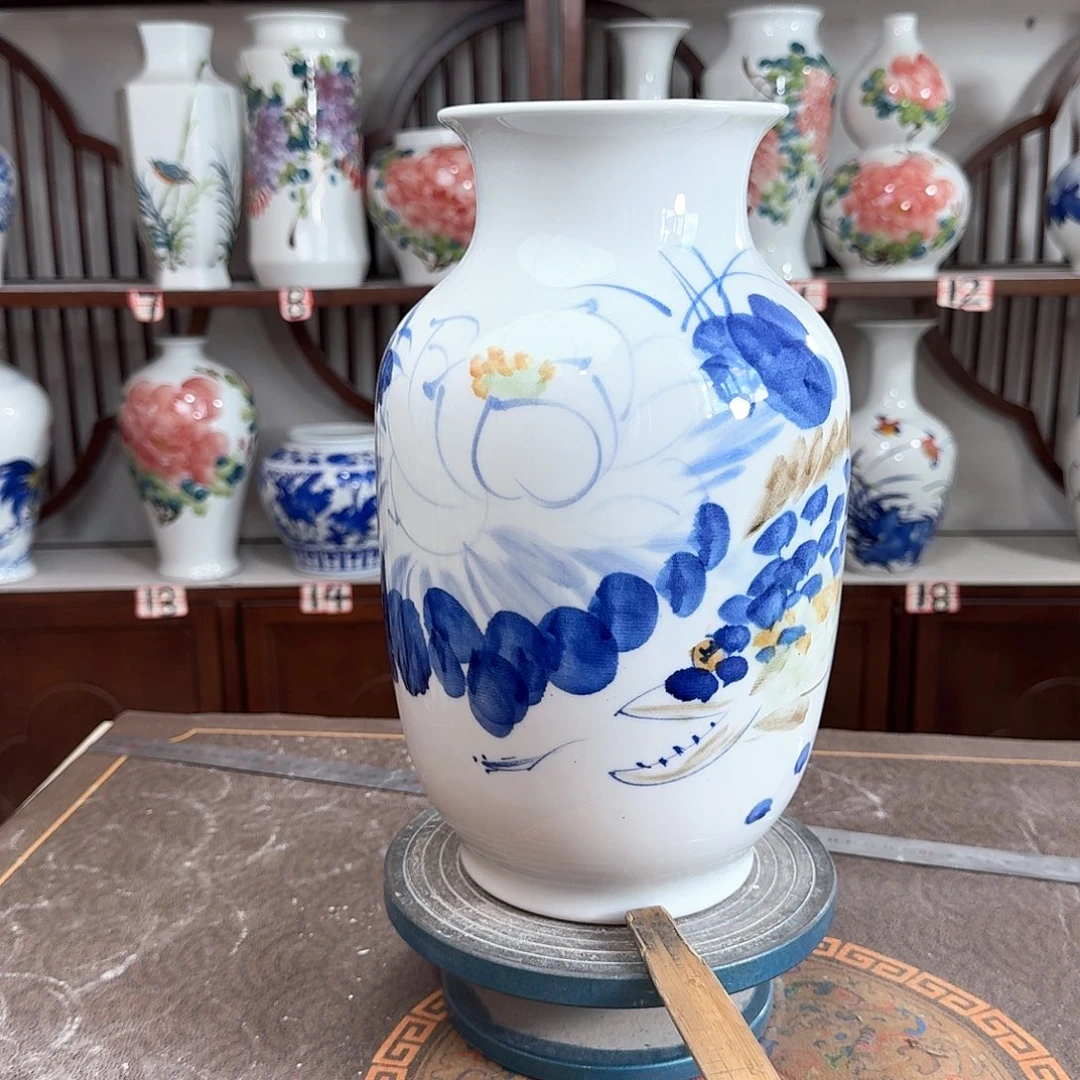 摆件景德镇陶瓷大冬荷为
