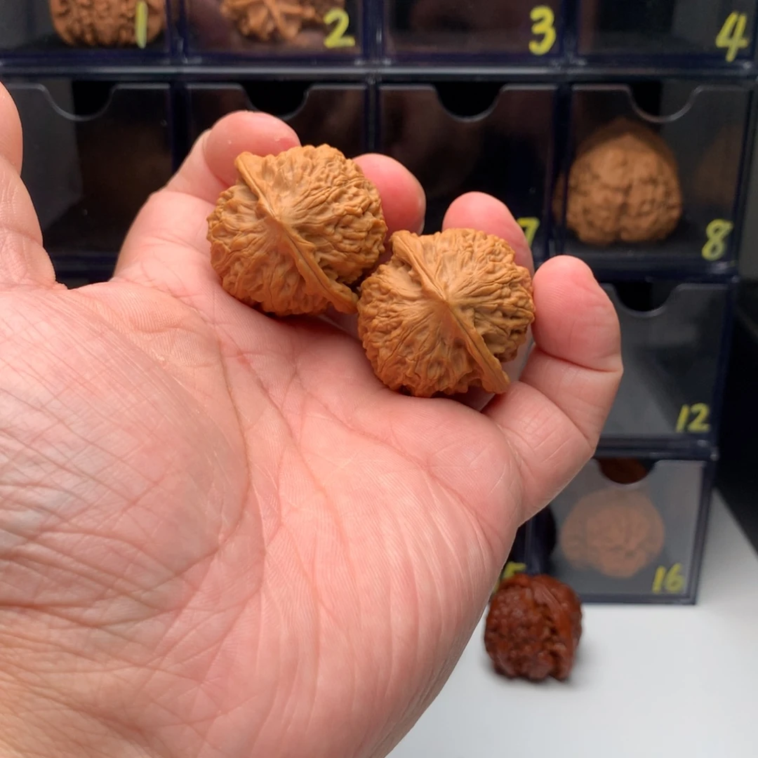 雪***诺桃核吊坠文玩核桃12345678