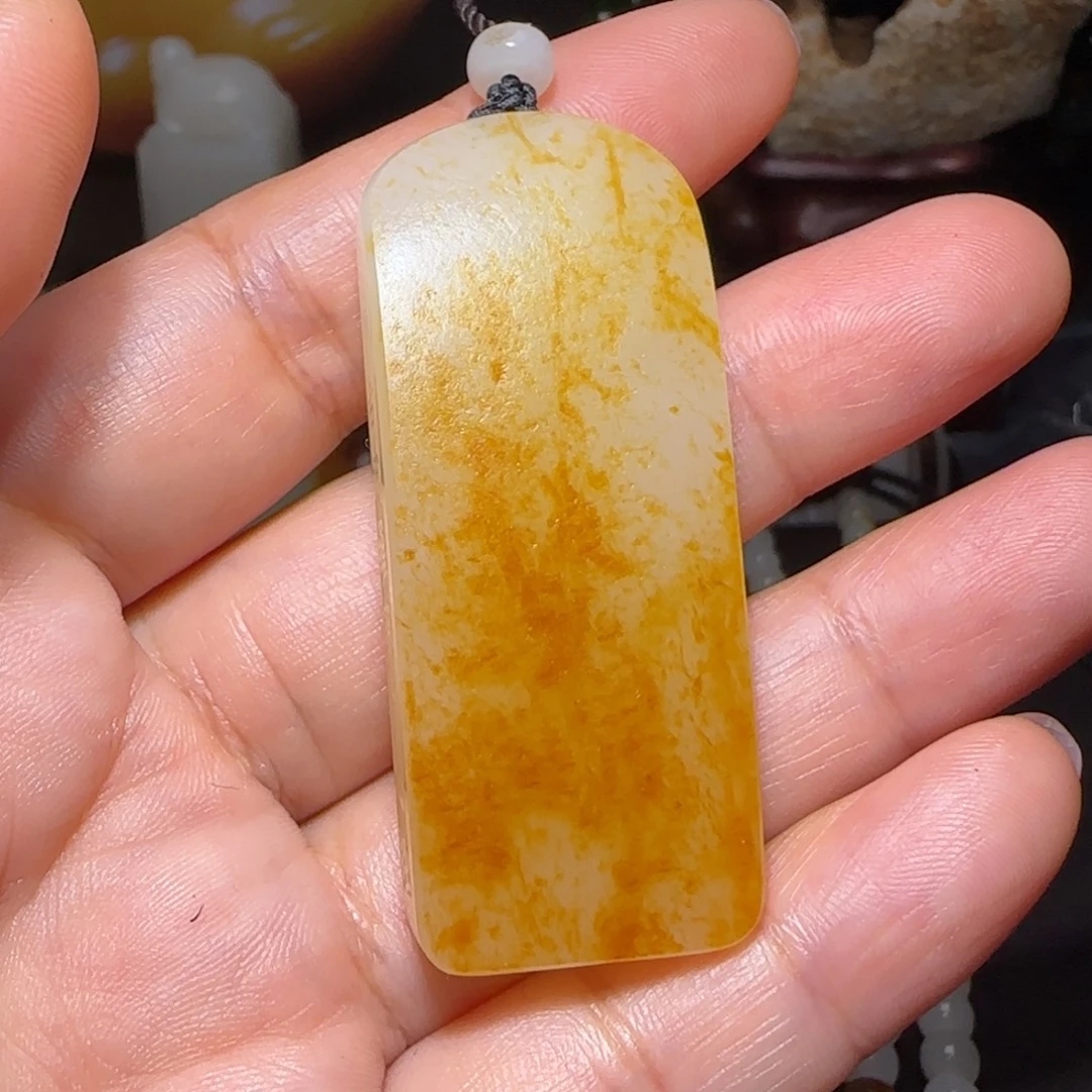咔***咔和田玉（糖玉）未镶嵌颈饰