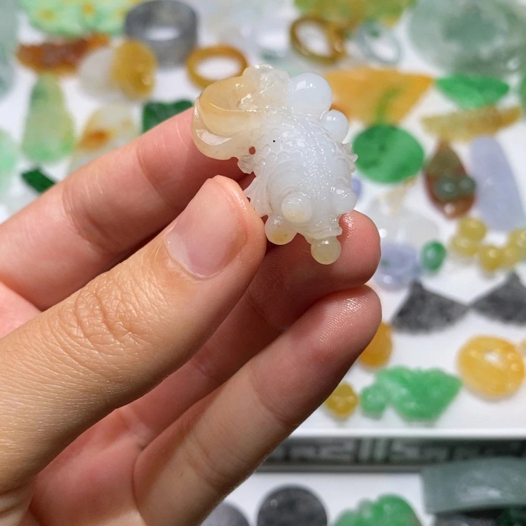 定制翡翠未镶嵌吊坠