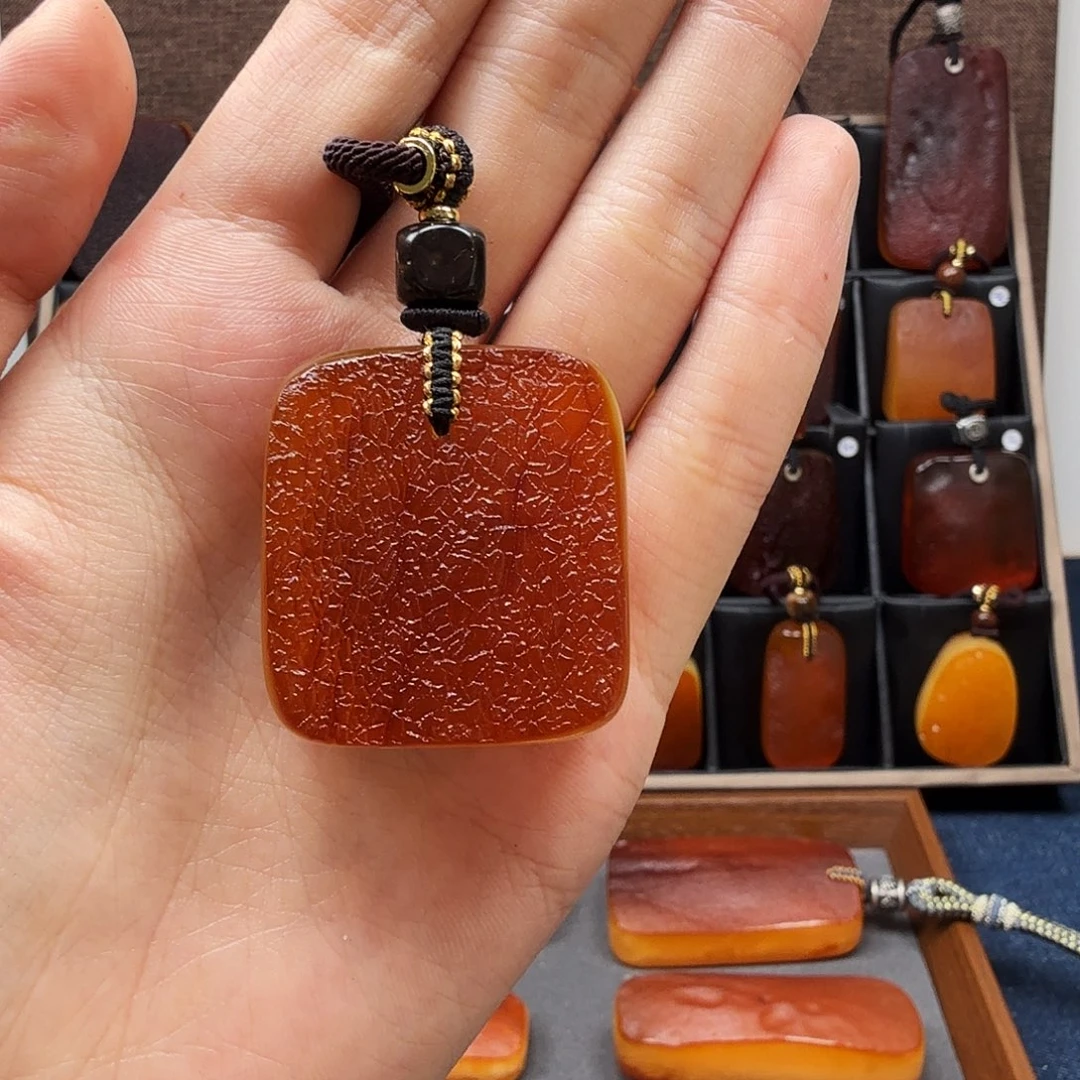 蜜蜡未镶嵌吊坠(赠链)