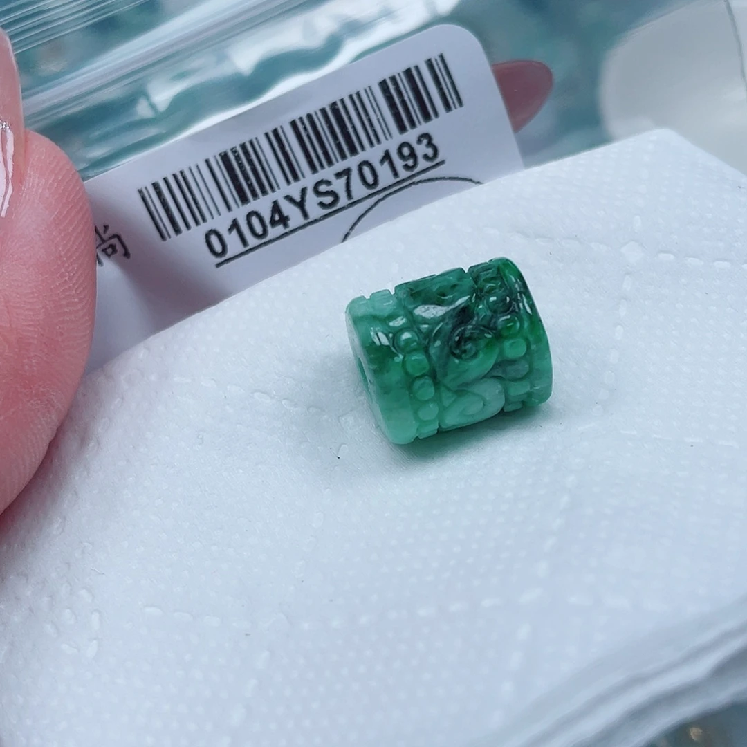 屁***气翡翠未镶嵌吊坠(不含链)