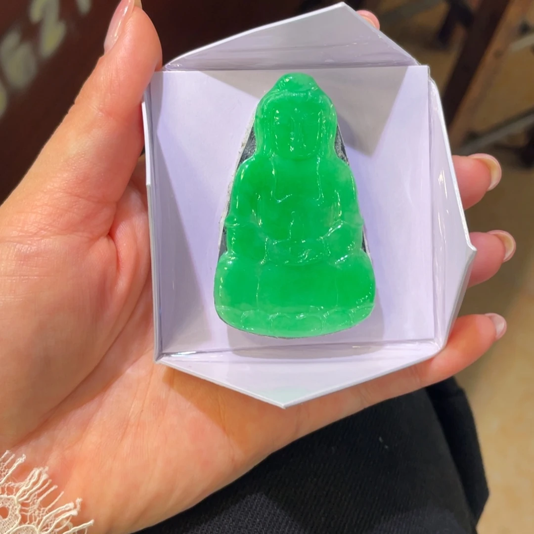 颈饰未镶嵌翡翠观音