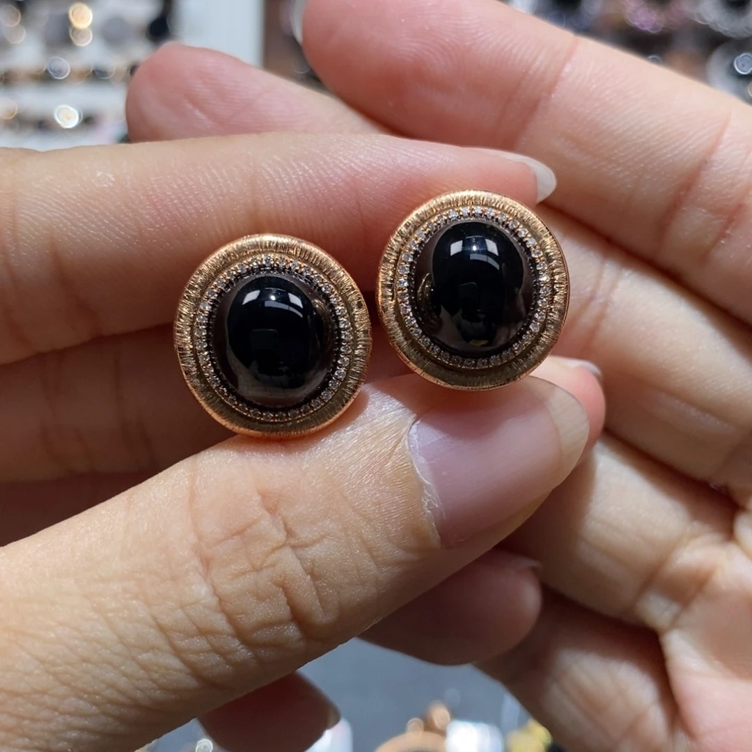 18K金镶嵌翡翠耳饰墨翠