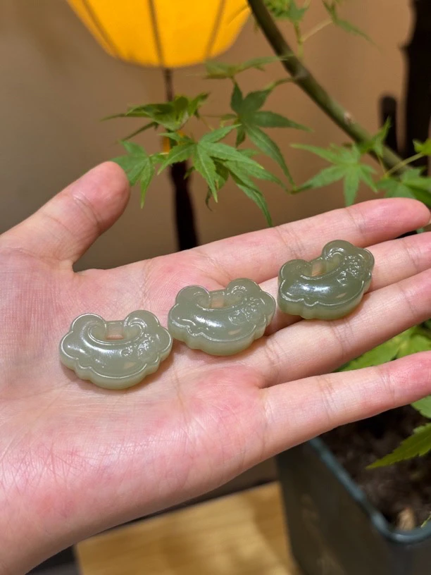 2309和田玉晴水如意锁19.7*29.7*10多样性发其一