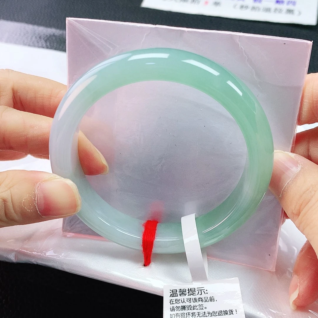 翡翠手镯未镶嵌57圈
