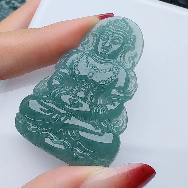 翡翠未镶嵌颈饰多样性发其一